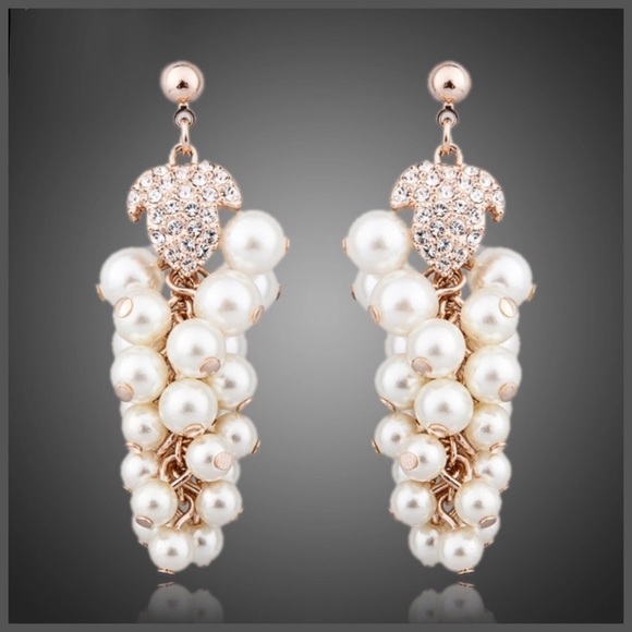 🎁 Swarovski Crystals Natania Grape Earrings - Picture 1 of 4